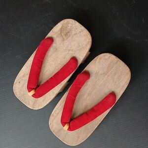 Japanese Traditional Geta Wooden Sandals Red Velvet Hanao Vintage Hand Carved